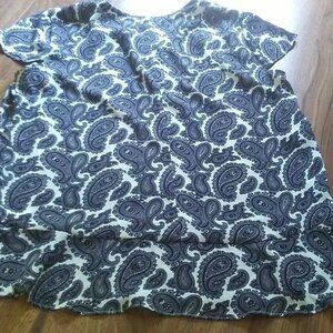 Banana Republic small black and white paisley women's top, ruffles, polyester